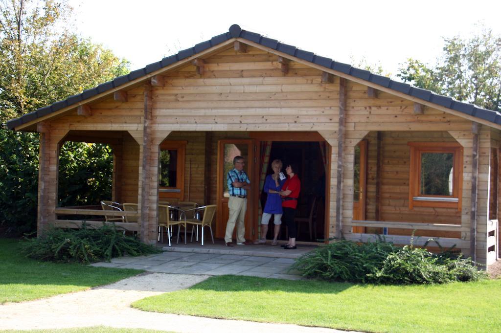 Vakantie-Oord "De Hulsdonken" Bergeijk Zimmer foto