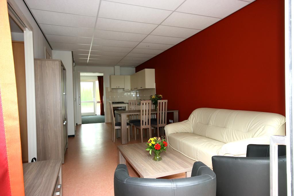 Vakantie-Oord "De Hulsdonken" Bergeijk Zimmer foto